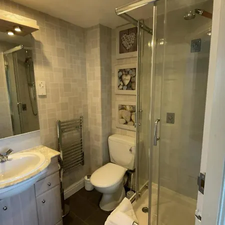 Virginia House, Apartment